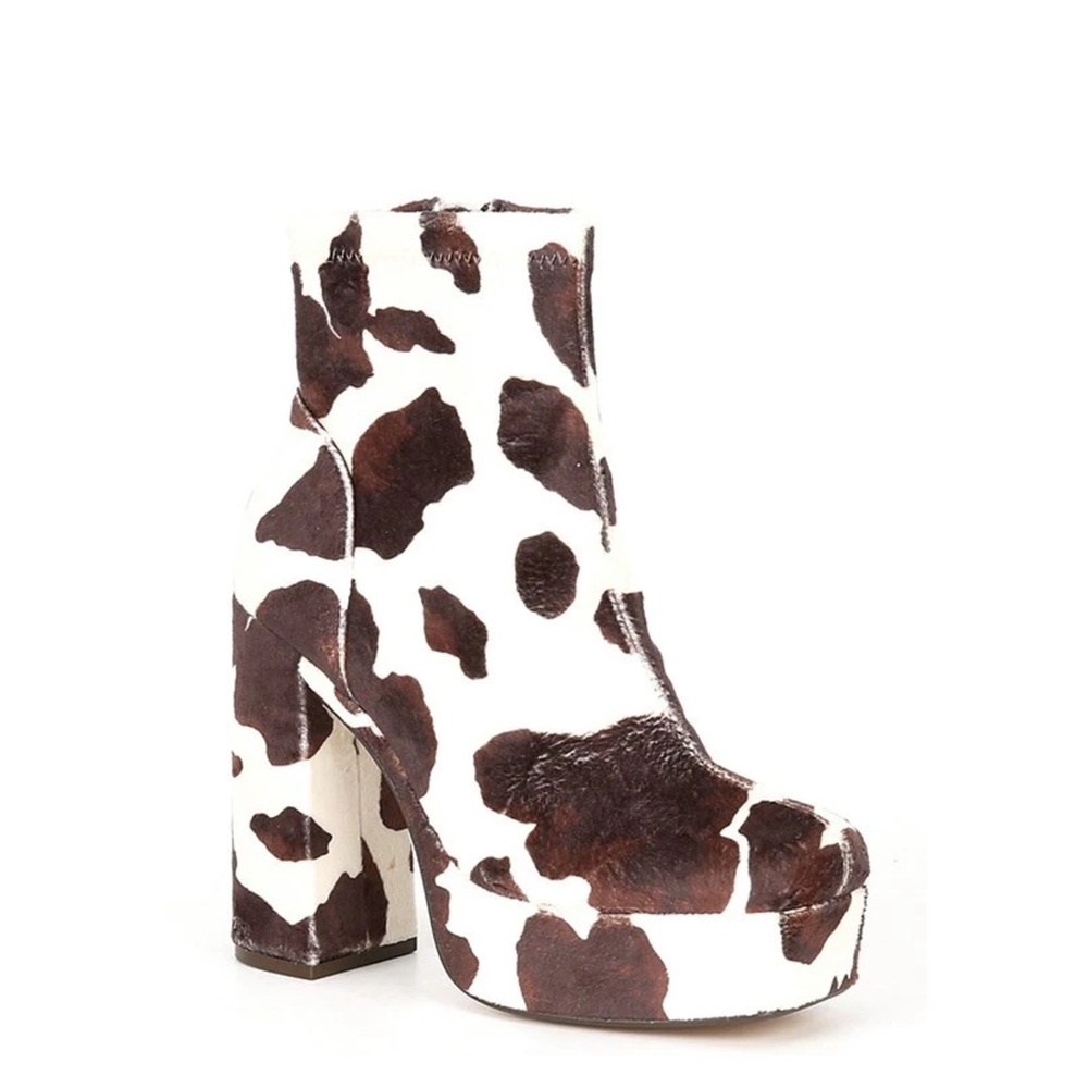 Steve Madden
Bianca Cow Print
Square Toe
Platform Boots